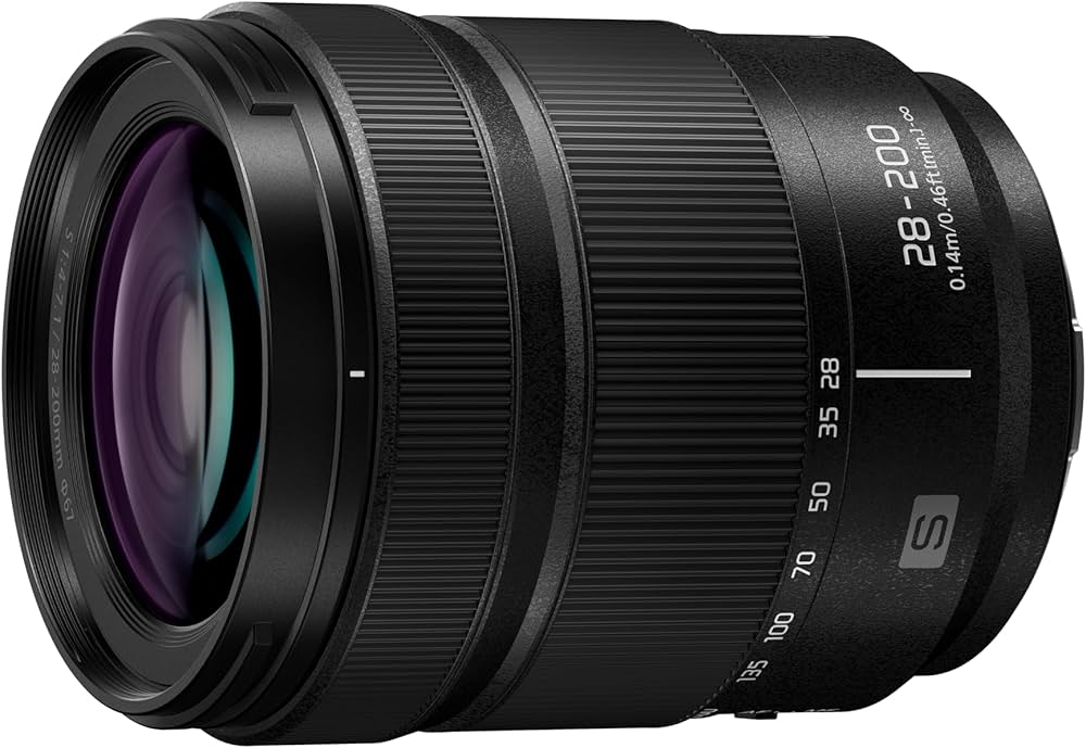 LUMIX S 28-200mm F/4-7.1